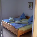 Zur Alten Fuldaschleife 2*