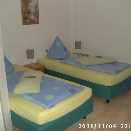 Zur Alten Fuldaschleife 2* Guxhagen